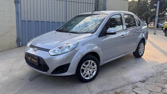 FORD FIESTA 1.6 ROCAM SE 8V FLEX 4P MANUAL FORD FIESTA 1.6 ROCAM SE 8V FLEX 4P MANUAL